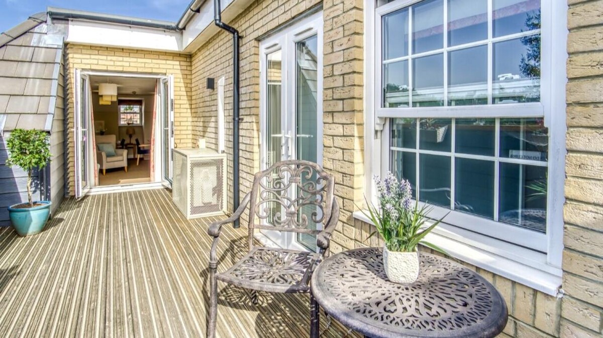Images The Lindsay Bupa Care Home - CQC rated 'Good'