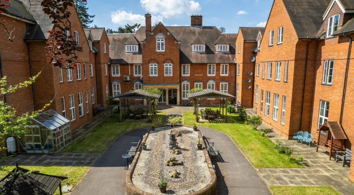 Images Collingwood Grange Care Home - Bupa