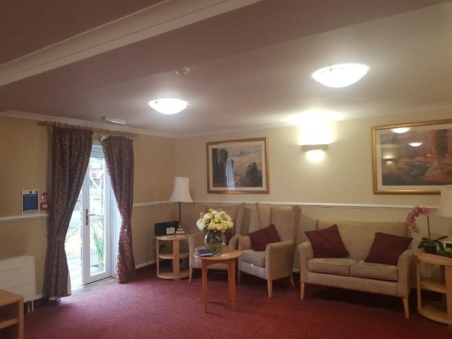 Images Hill House Care Home - Bupa