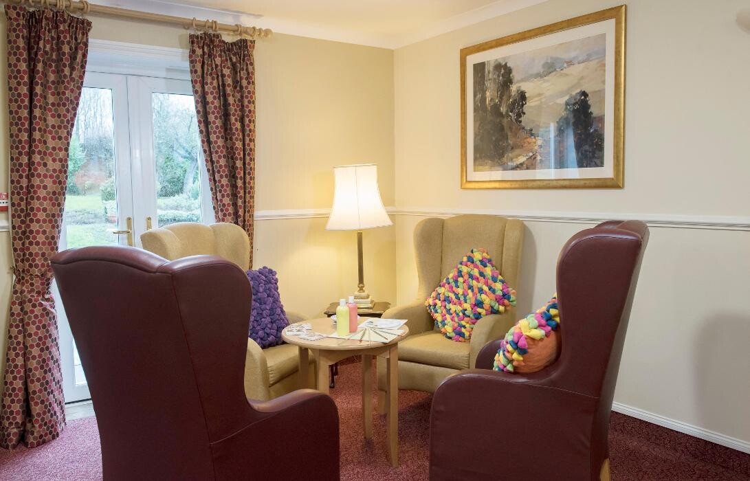 Images Hill House Care Home - Bupa
