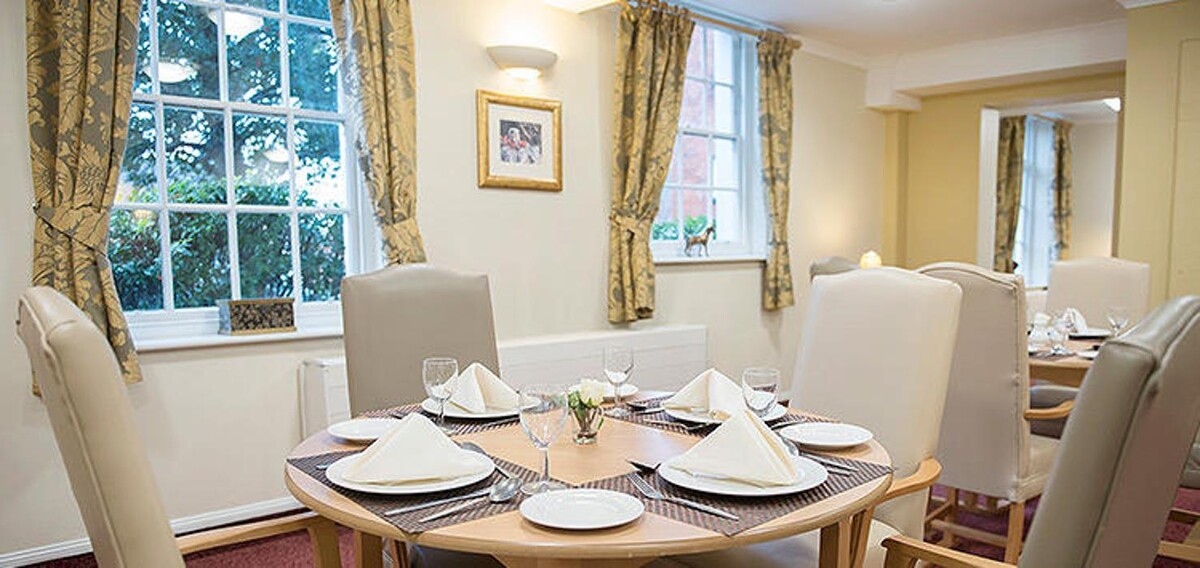 Images Hill House Care Home - Bupa