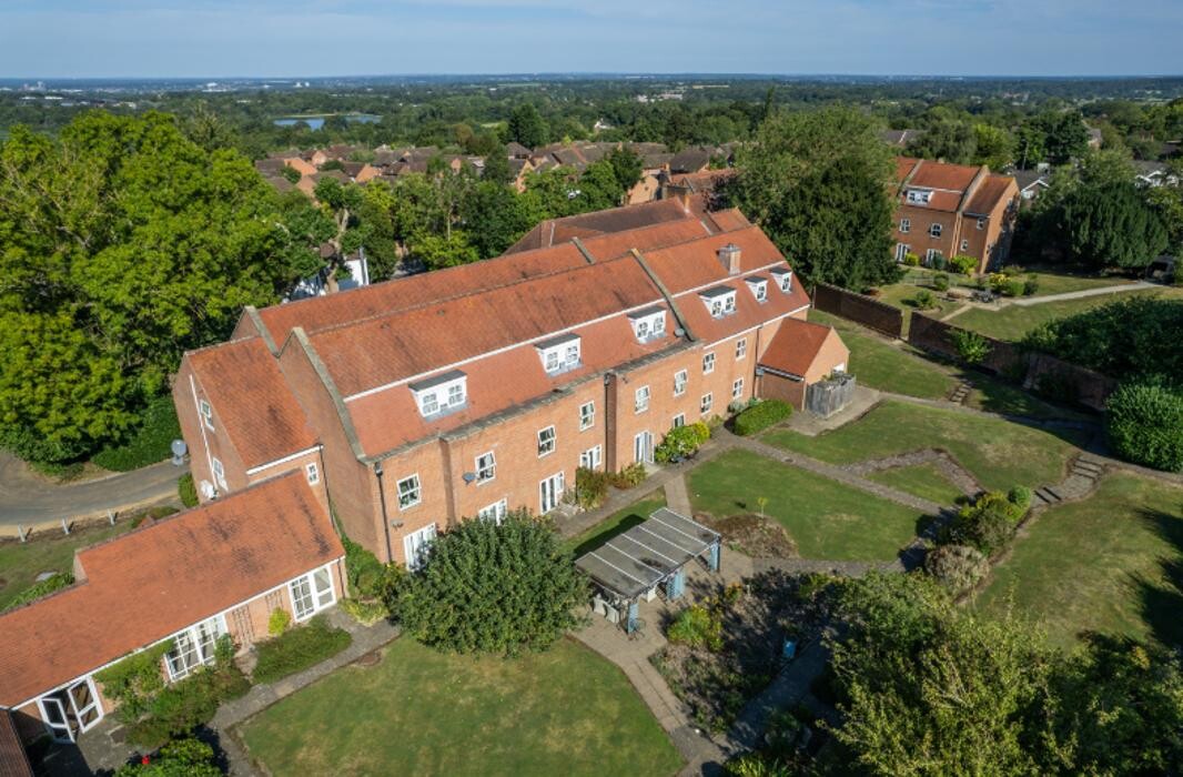 Images Hill House Care Home - Bupa