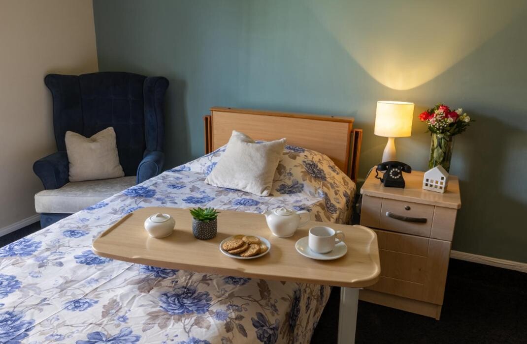 Images Hill House Care Home - Bupa