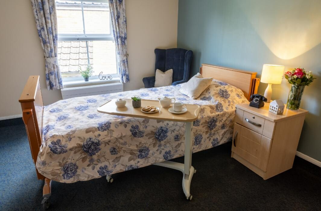Images Hill House Care Home - Bupa