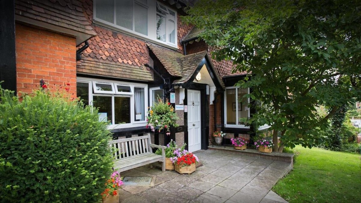 Images Field House Care Home - Bupa