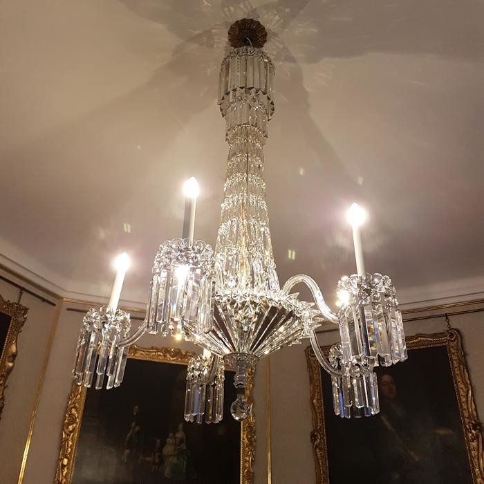 Images G & P COHN Chandeliers