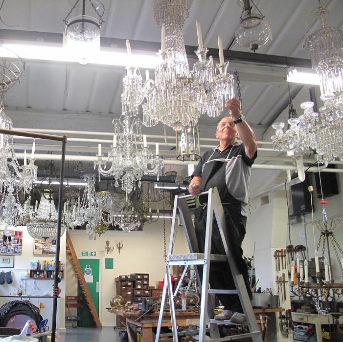 Images G & P COHN Chandeliers