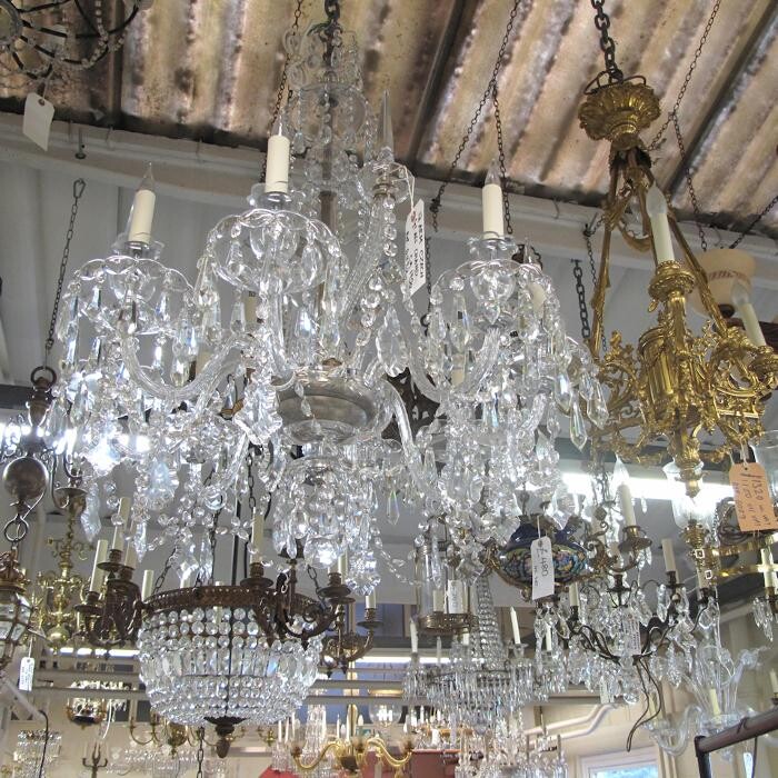 Images G & P COHN Chandeliers