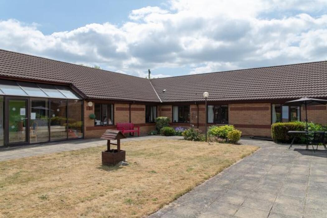 Images Three Bridges care home - Orchard