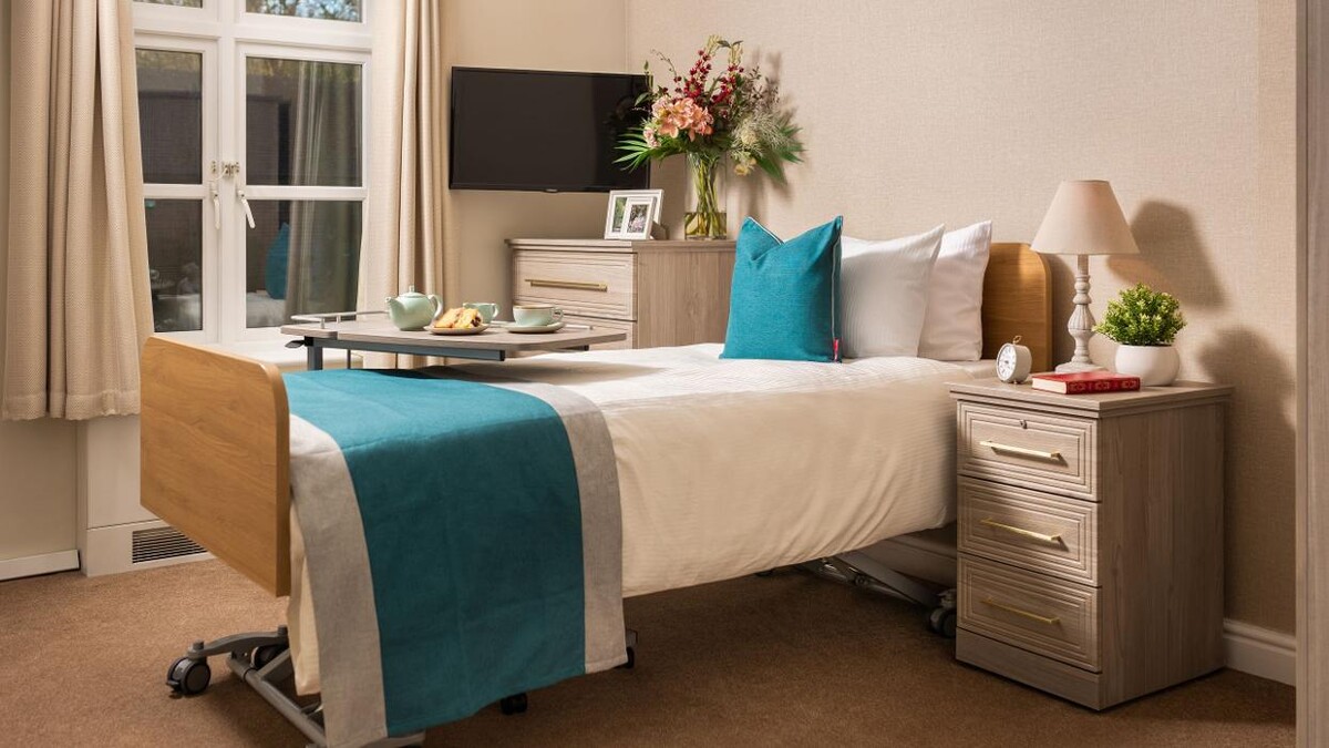 Images Huntercombe Hall Care Home