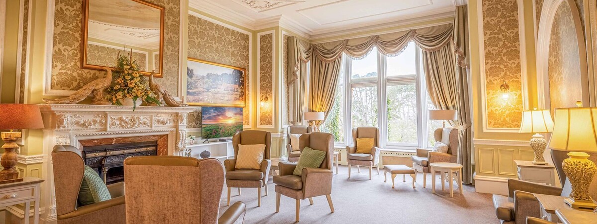 Images Oaken Holt Nursing and Residential Home