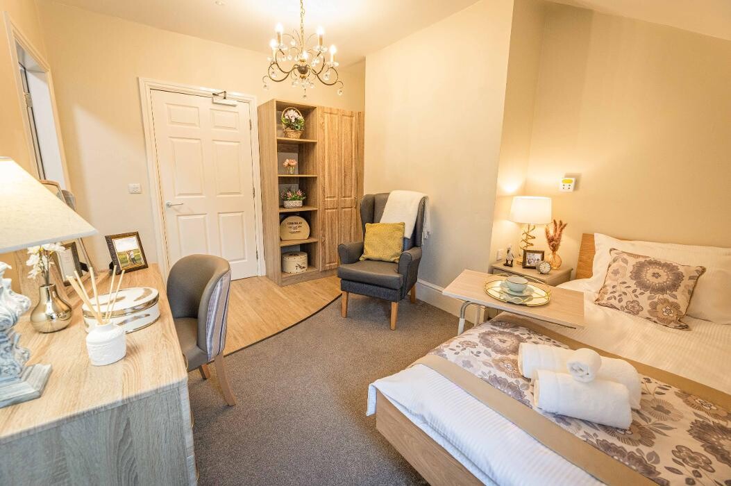 Images Oaken Holt Nursing and Residential Home