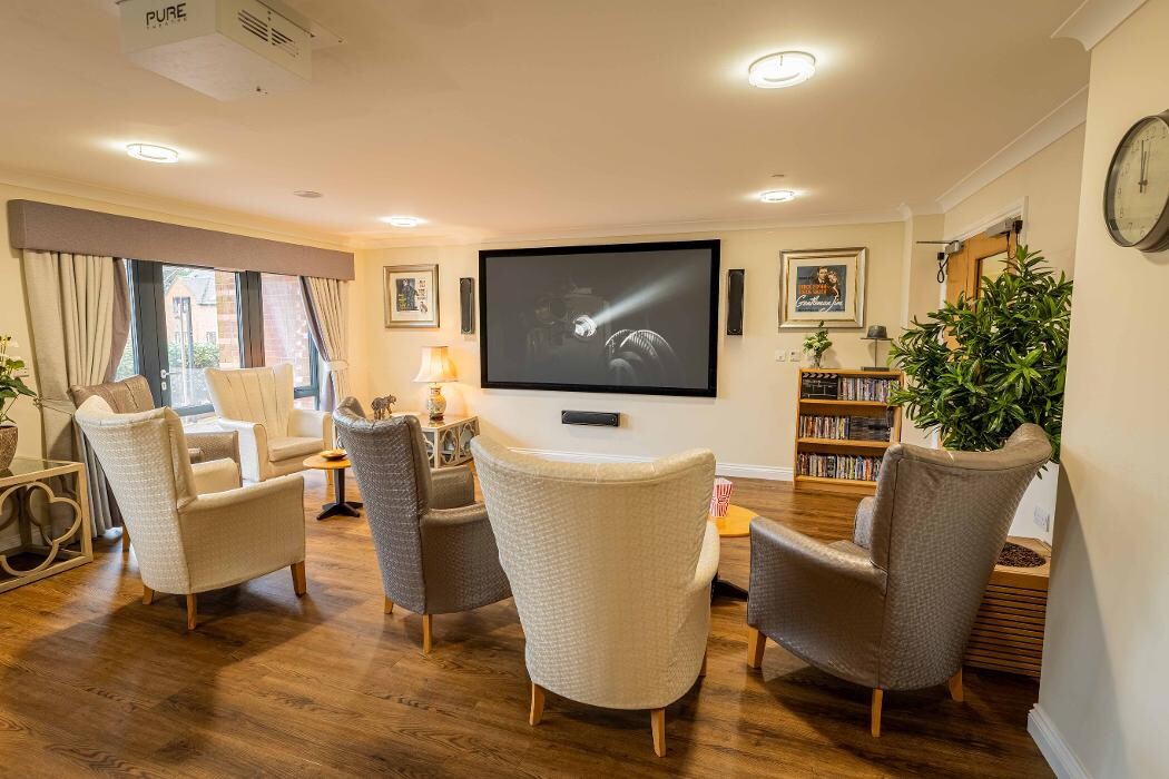 Images Oaken Holt Nursing and Residential Home
