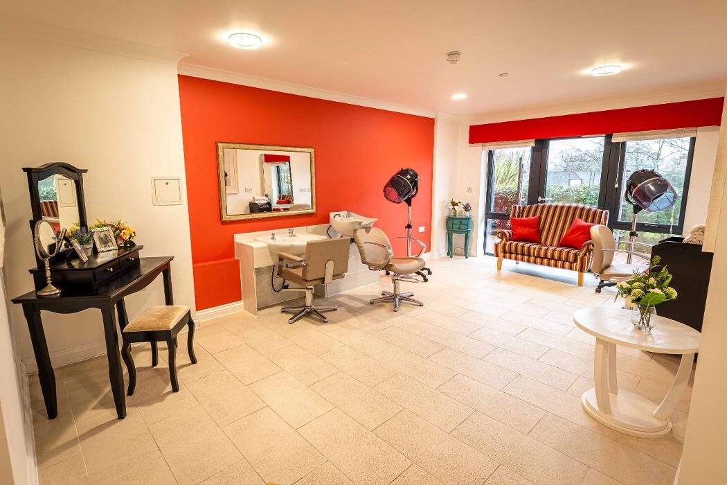 Images Oaken Holt Nursing and Residential Home
