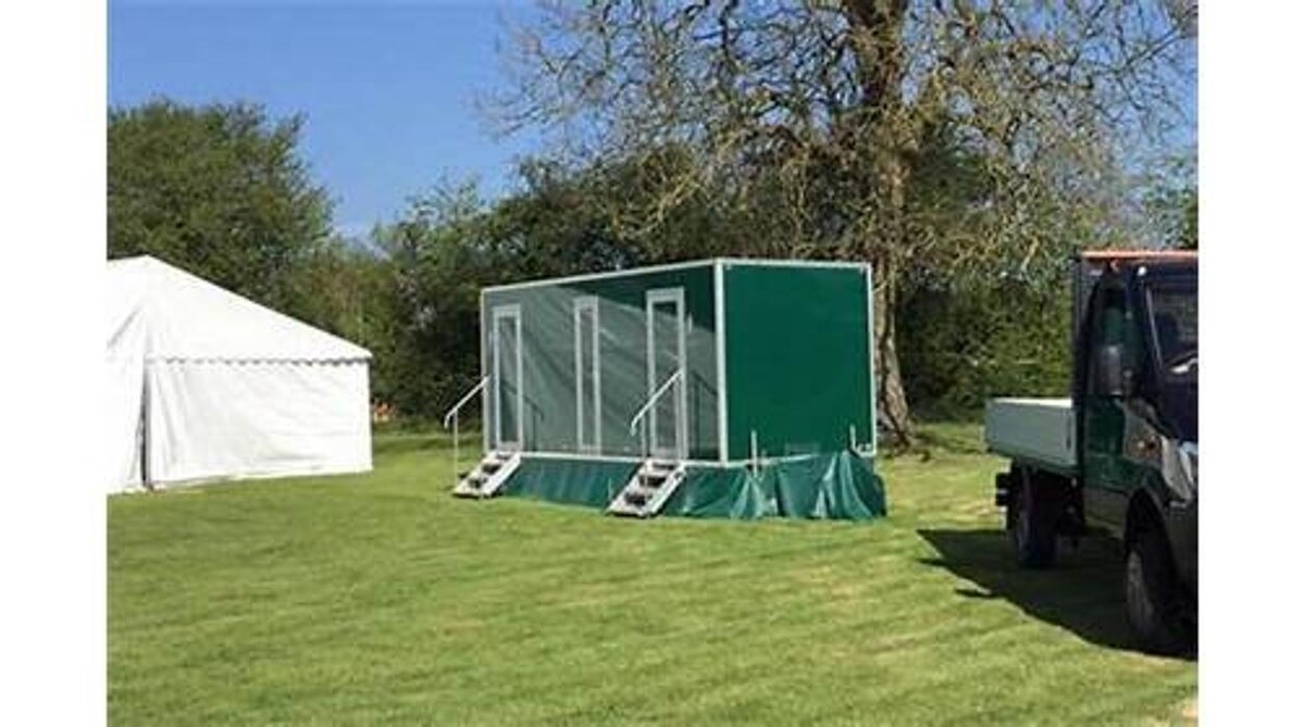 Images Follys Luxury Toilet Hire