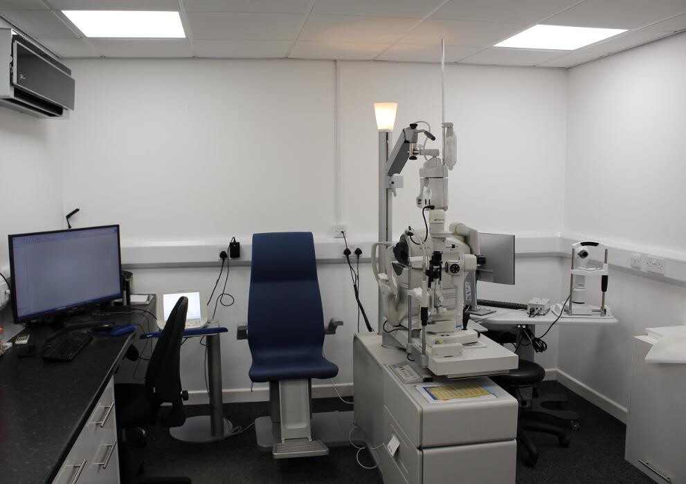 Images Crompton Opticians