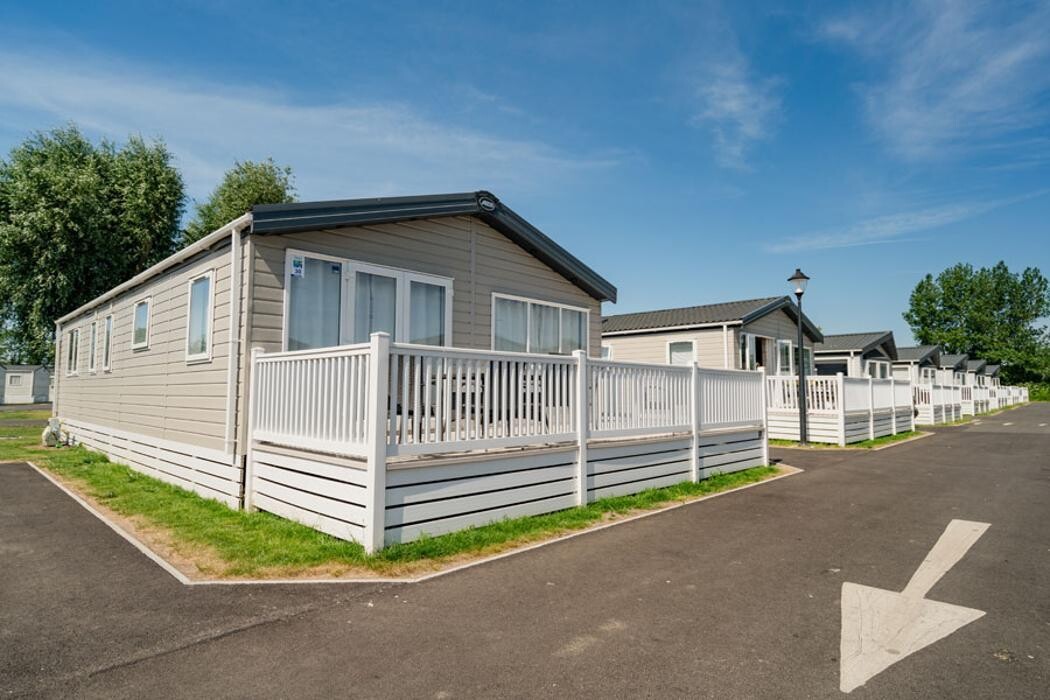 Images Chichester Lakeside Holiday Park