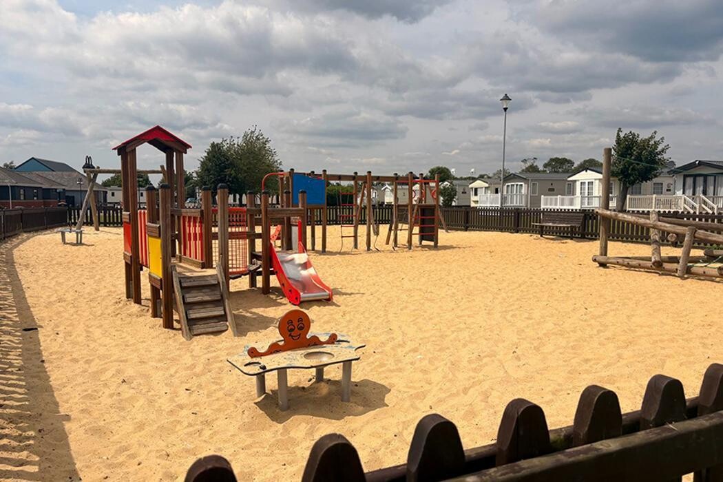 Images Dovercourt Holiday Park