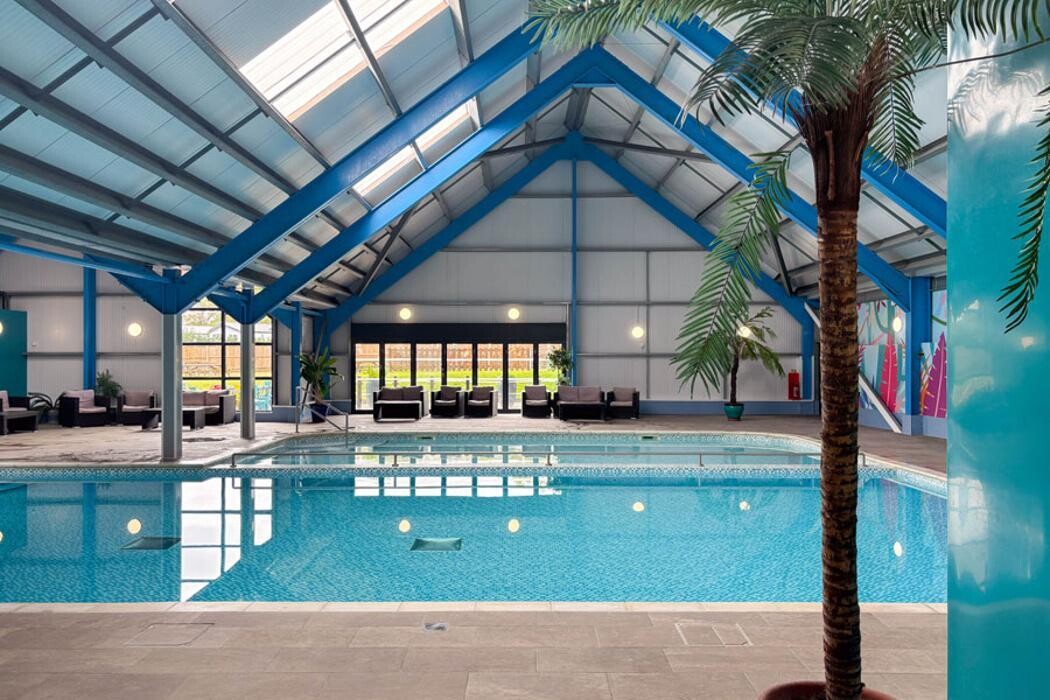 Images Carlton Meres Holiday Park