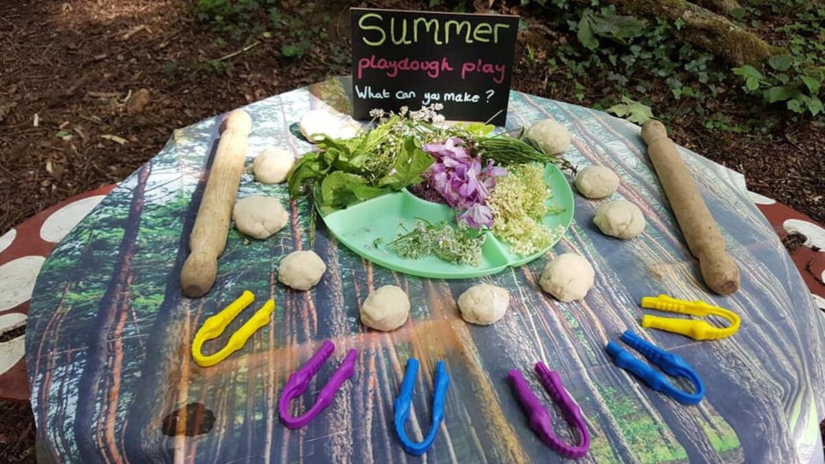 Images Laura's Explorers - Woodland Play