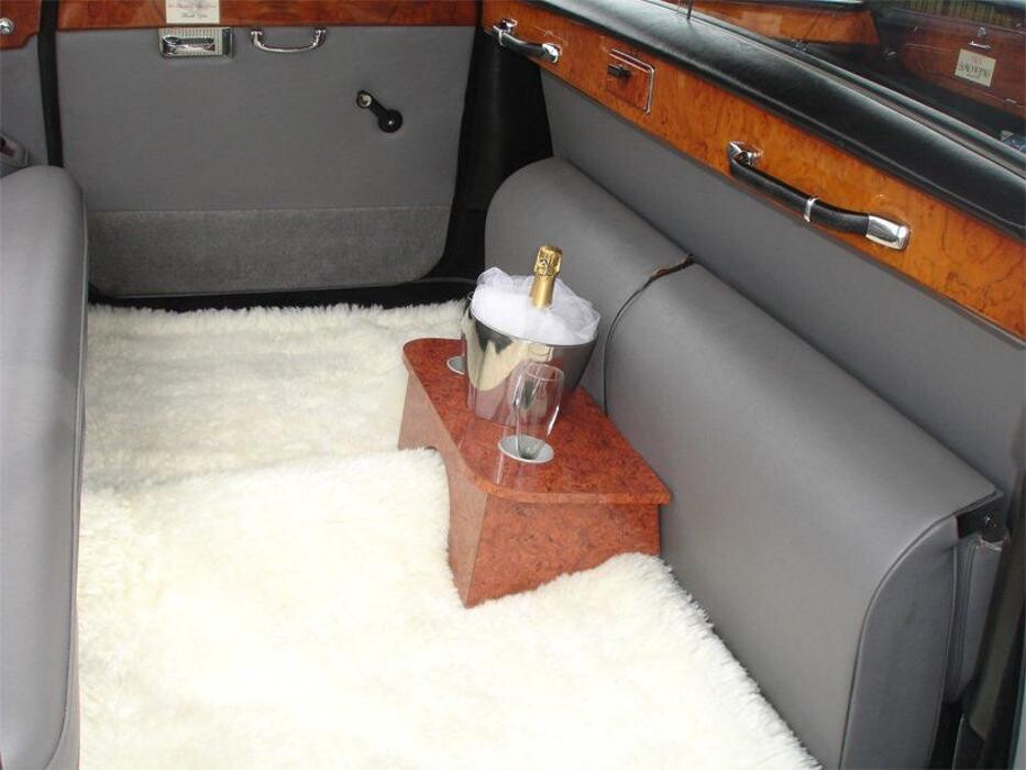 Images Laura's Vintage Limousines