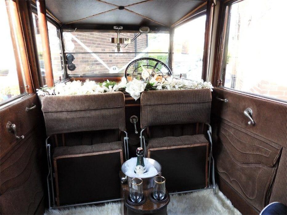 Images Laura's Vintage Limousines