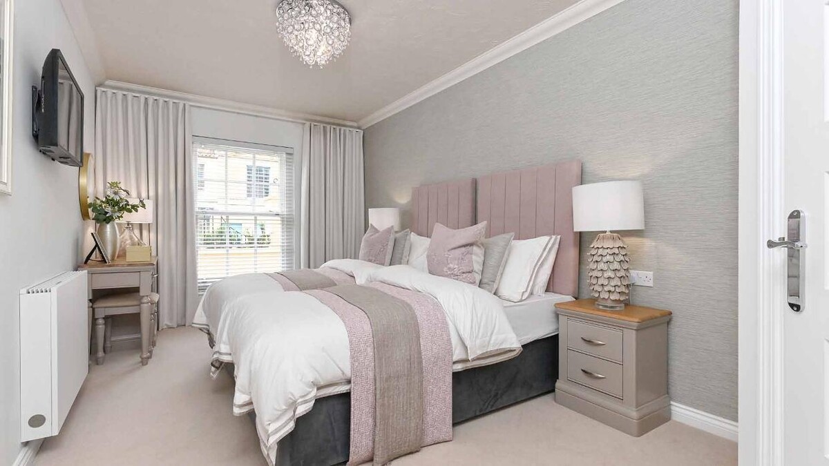 Images Churchill Living