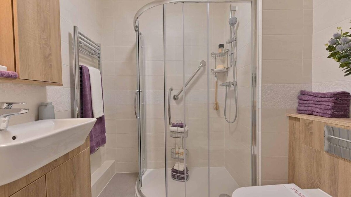 Images Churchill Living