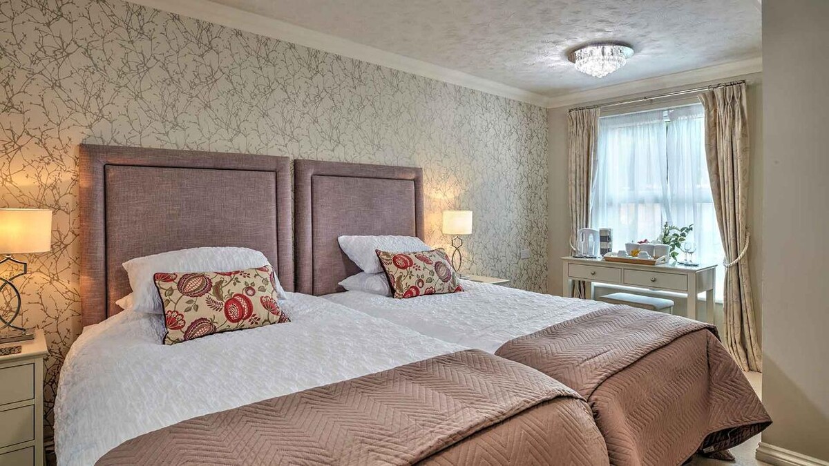 Images Churchill Living