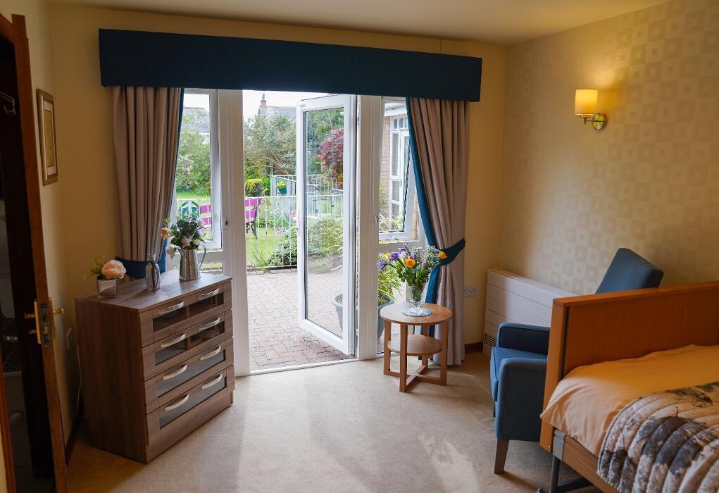 Images Glenfairn House Care Home - Sanctuary Care