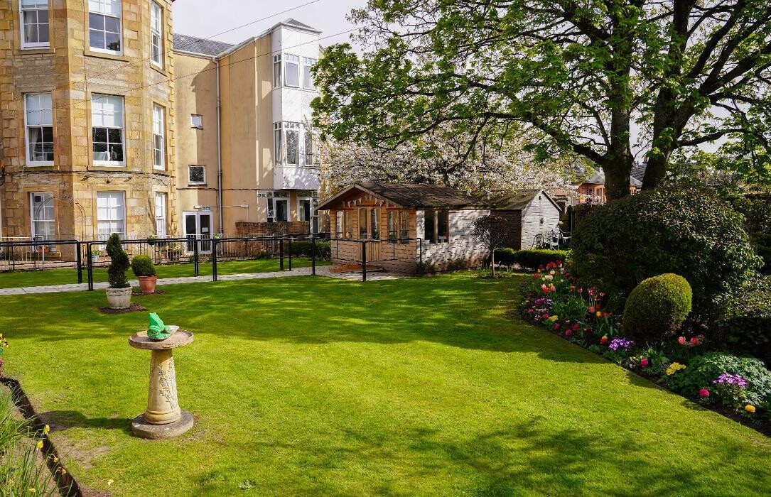 Images Glenfairn House Care Home - Sanctuary Care