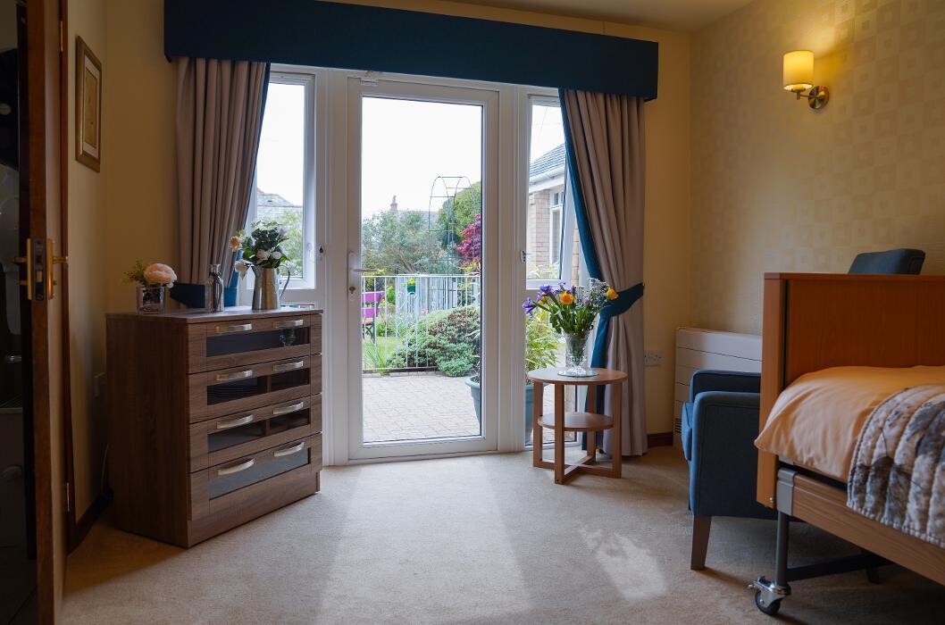 Images Glenfairn House Care Home - Sanctuary Care