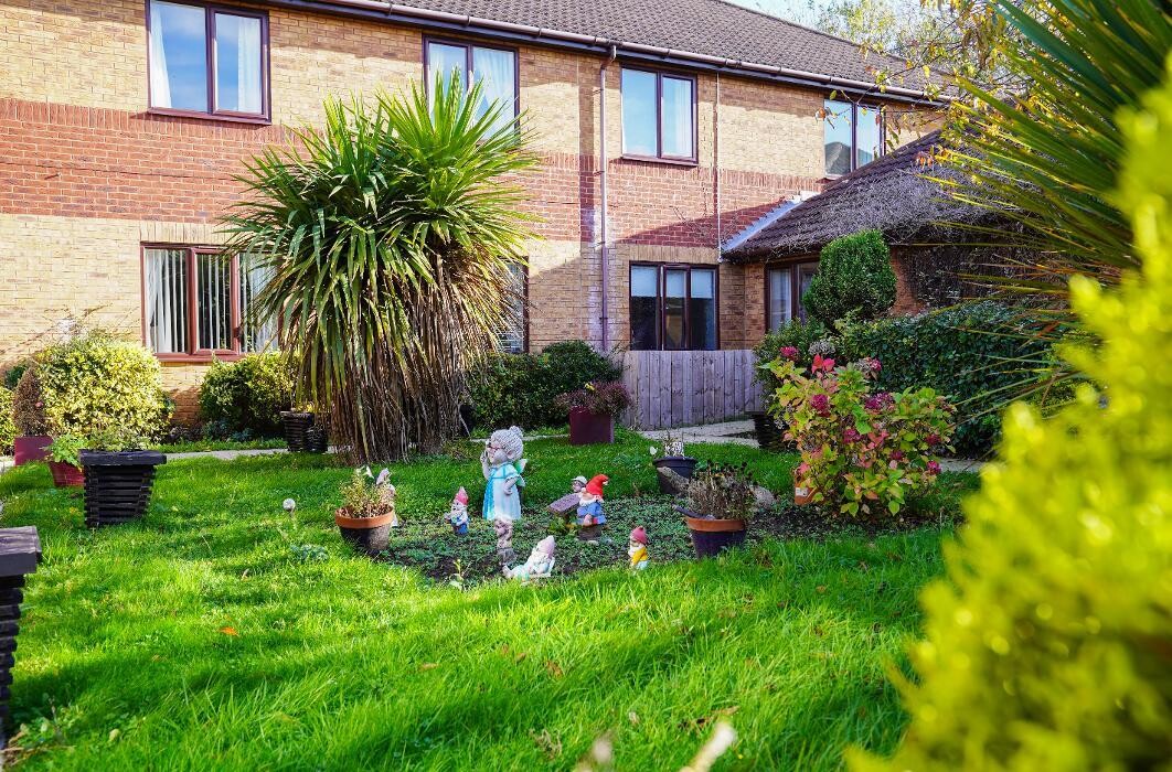 Images Ashwood Park Residential and Nursing Home - Sanctuary Care