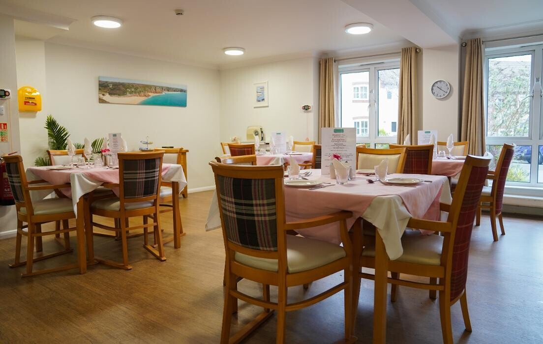 Images Ivydene Residential and Nursing Home - Sanctuary Care