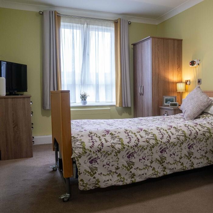 Images Rowanweald Residential and Nursing Home - Sanctuary Care