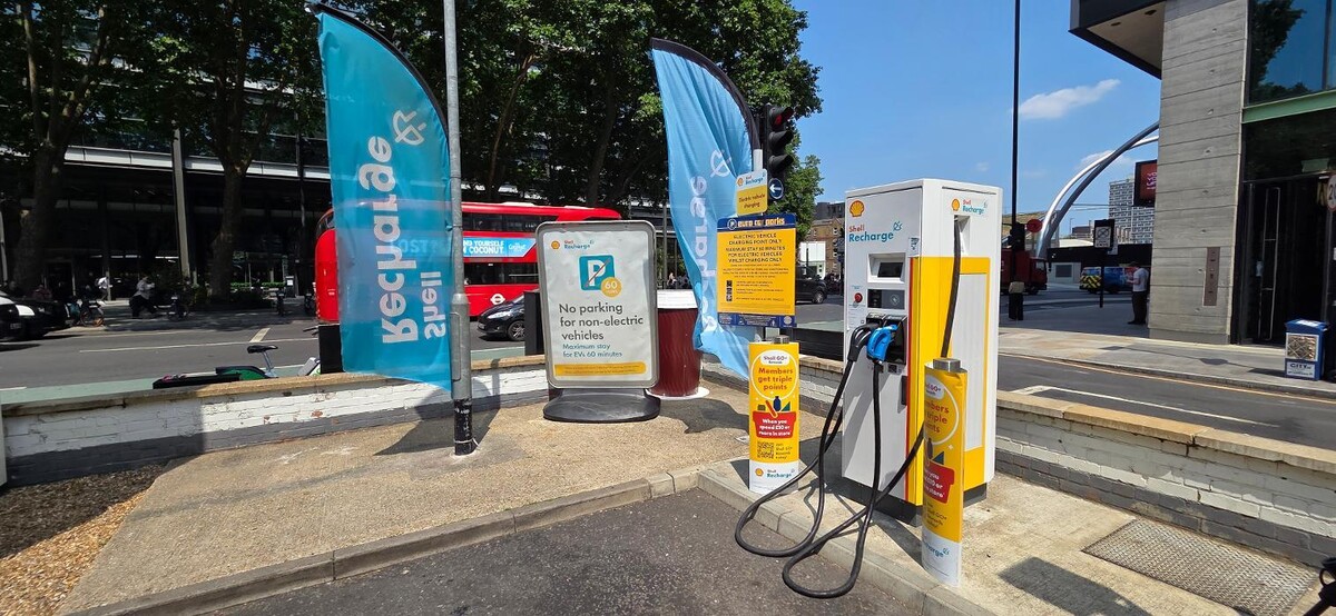 Images Shell Recharge Charging Station