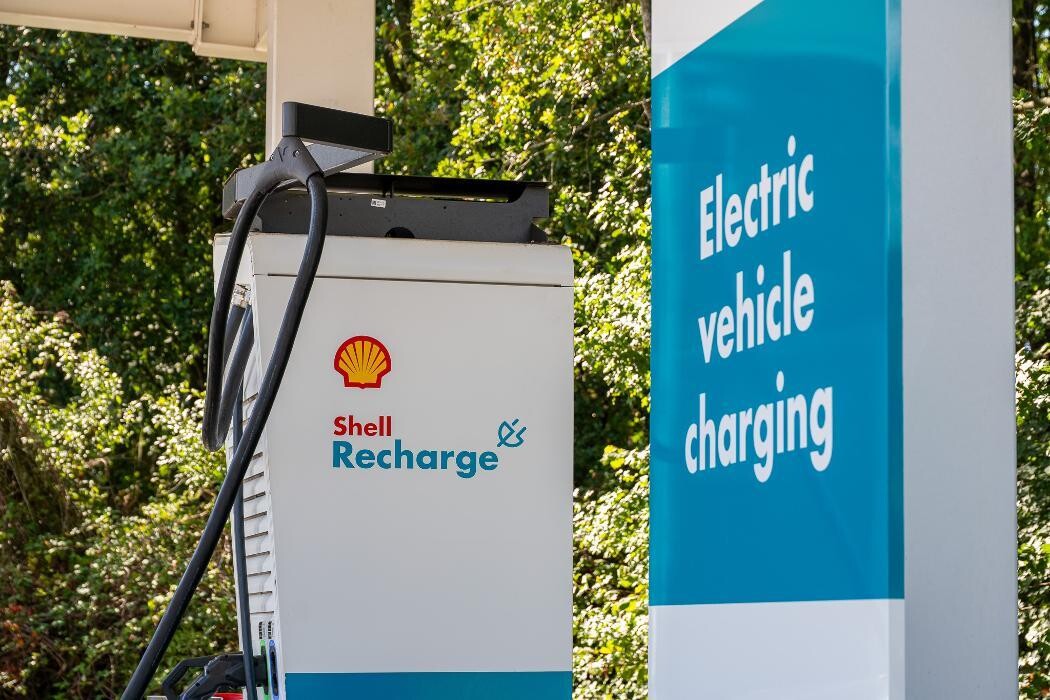 Images Shell Recharge Charging Station
