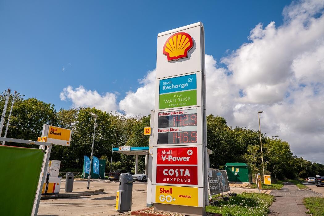 Images Shell Recharge Charging Station