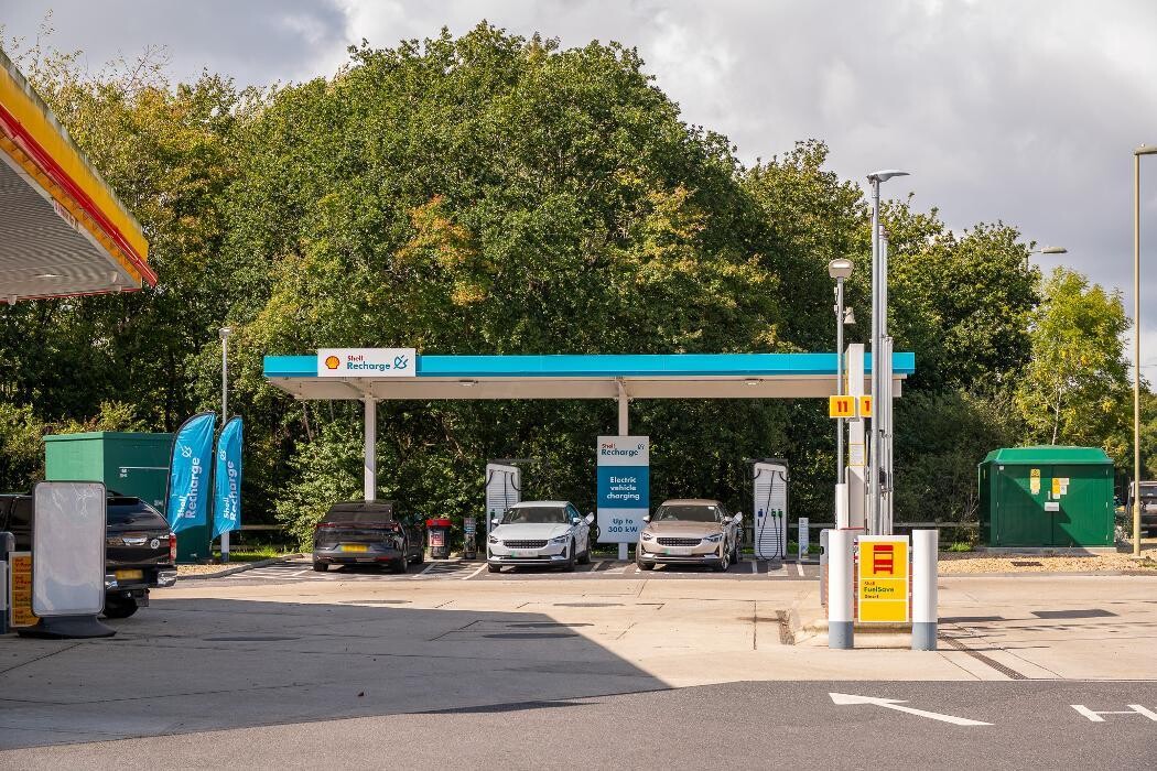 Images Shell Recharge Charging Station
