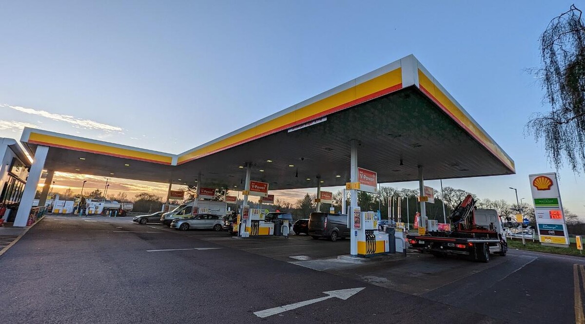 Images Shell Recharge Charging Station
