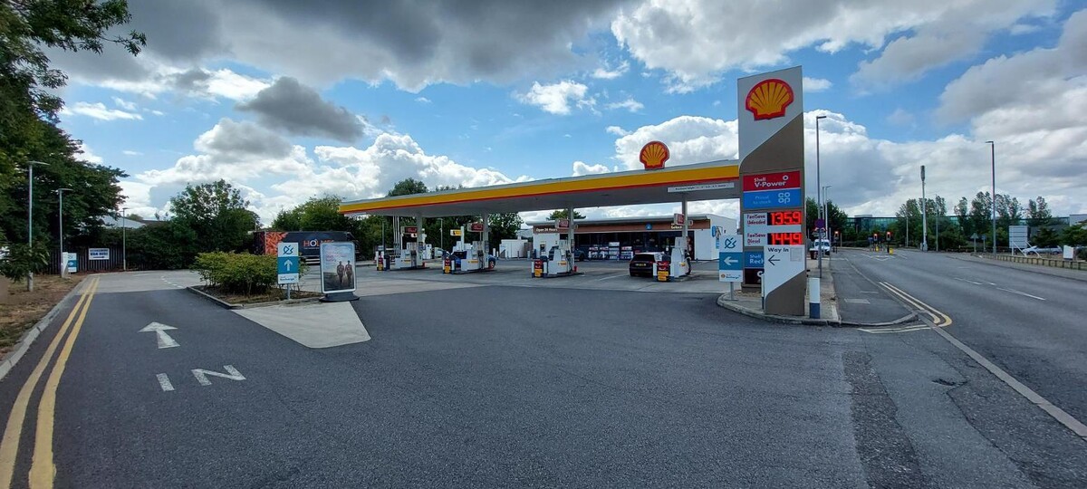 Images Shell Recharge Charging Station