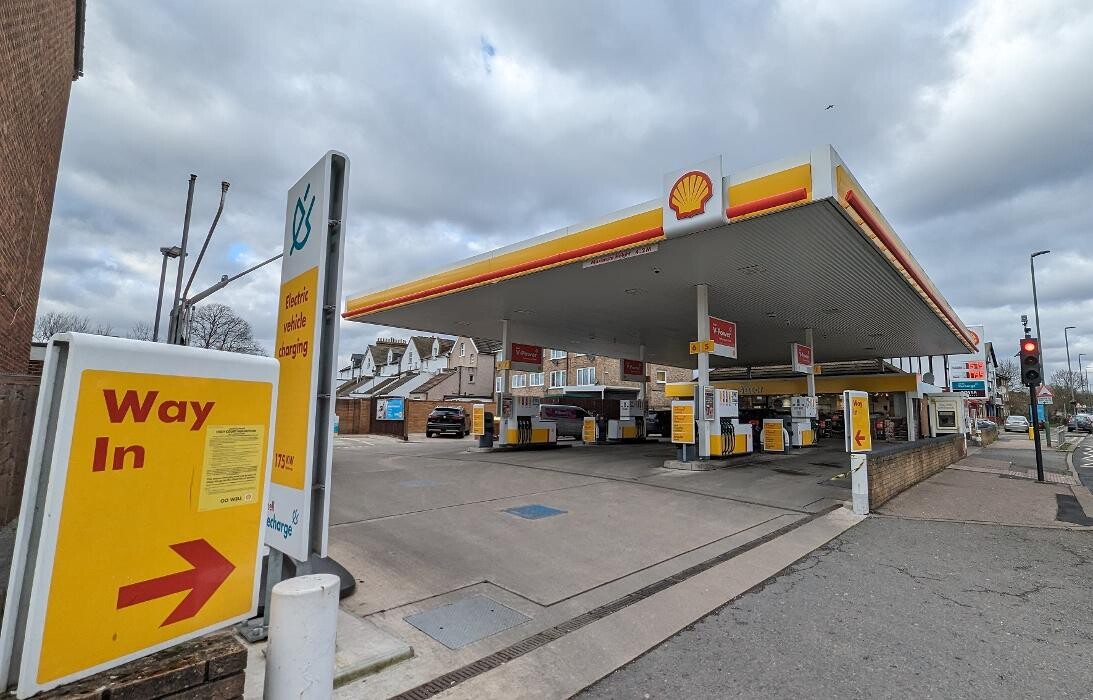 Images Shell Recharge Charging Station