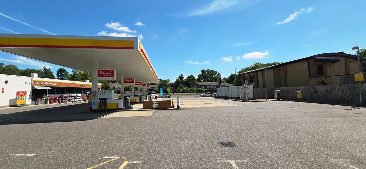 Images Shell Recharge Charging Station