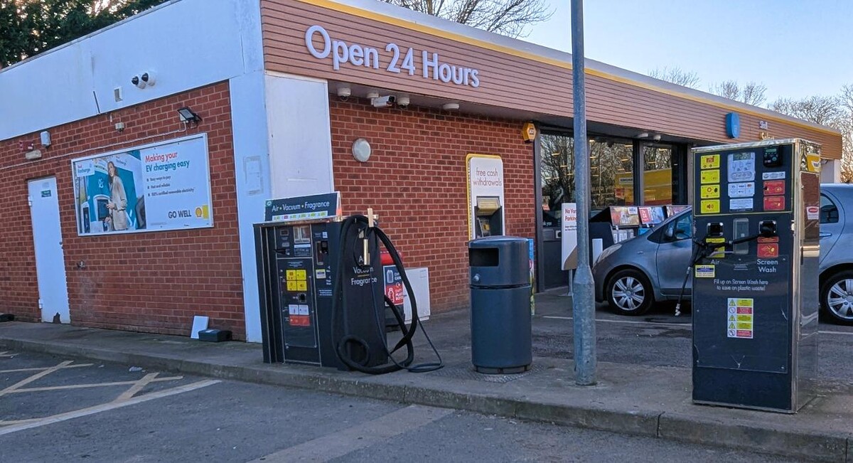 Images Shell Recharge Charging Station