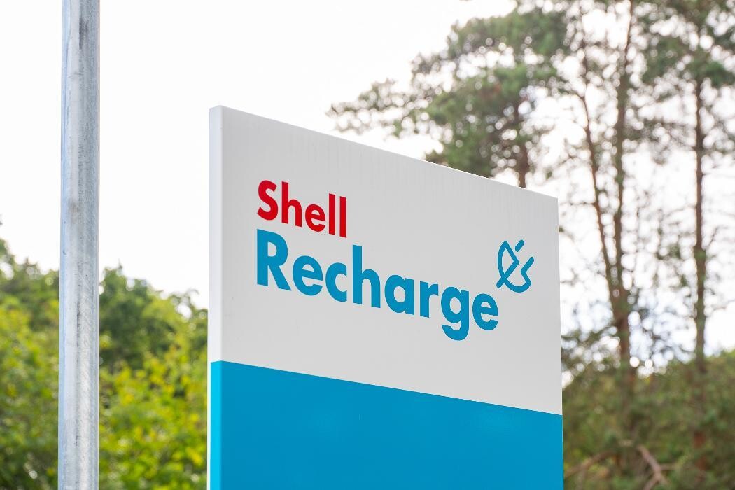 Images Shell Recharge Charging Station