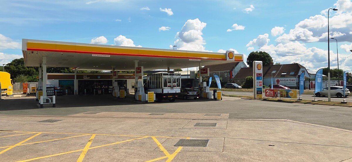 Images Shell Recharge Charging Station