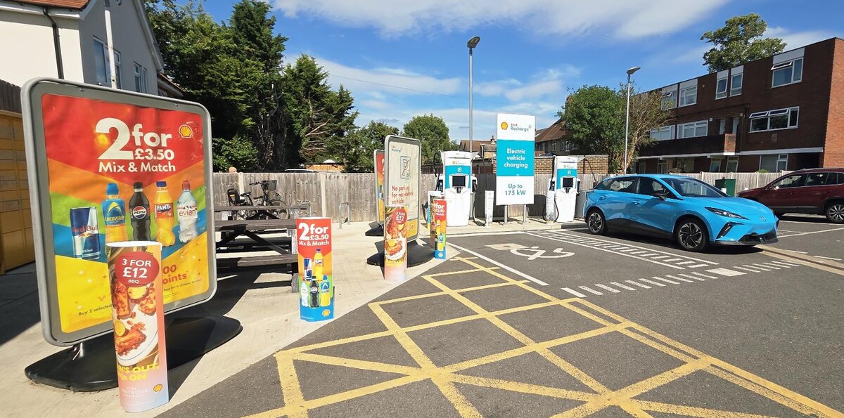 Images Shell Recharge Charging Station