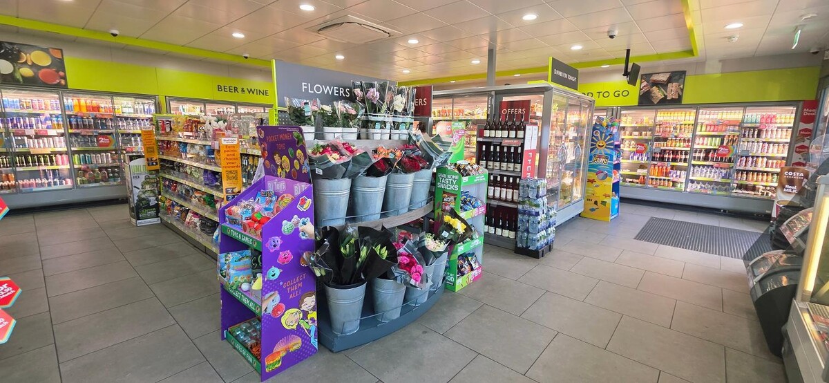 Images Shell Recharge Charging Station