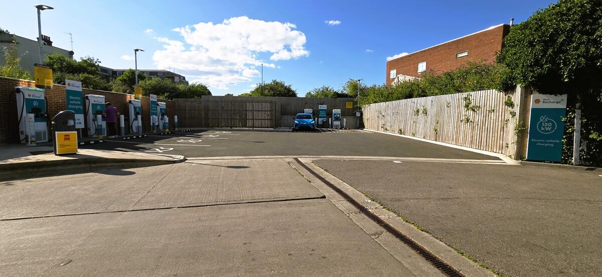 Images Shell Recharge Charging Station