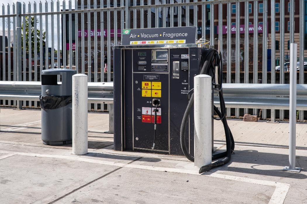 Images Shell Recharge Charging Station